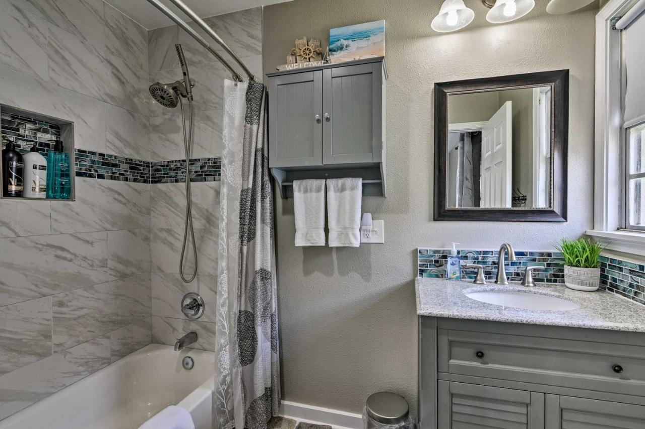 Spacious And Modern Family Duplex In Galveston! Kültér fotó