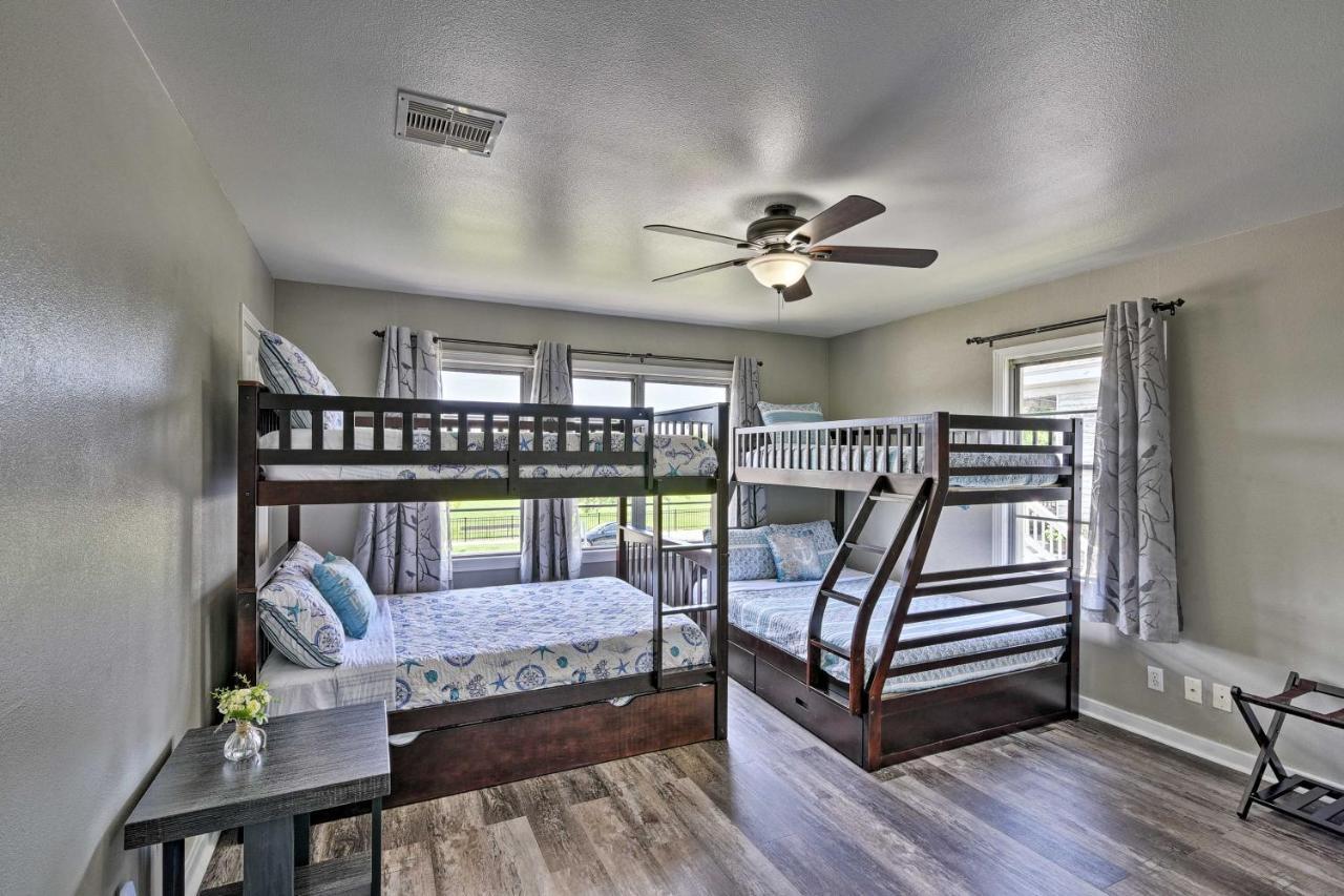 Spacious And Modern Family Duplex In Galveston! Kültér fotó